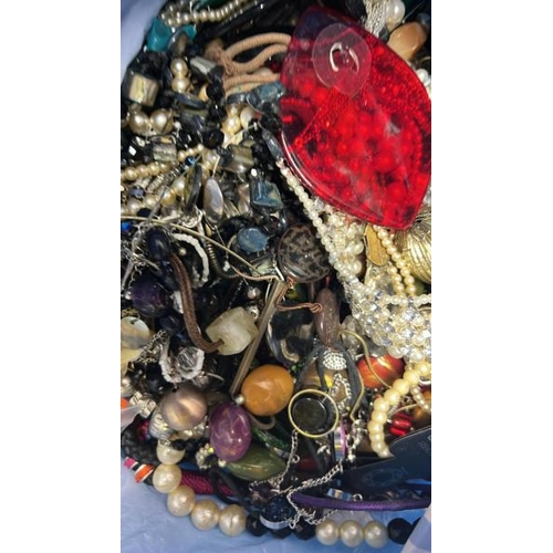Lot 7097      