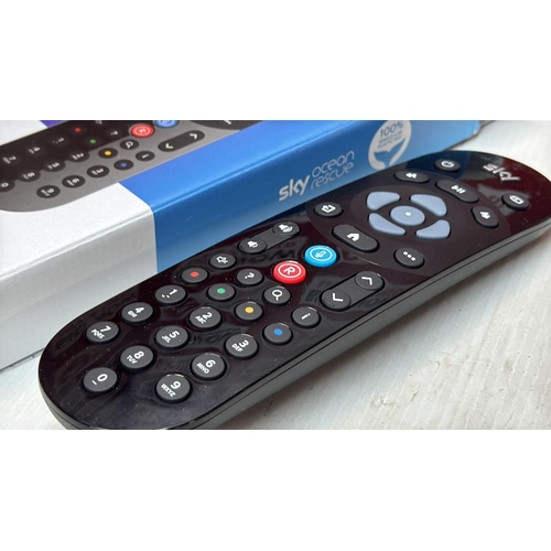 9058 - SKY ORIGINAL Q VOICE REMOTE CONTROL � DURACELL BATTERIES INCLUDED � COMPATIBLE WITH Q � VOICE SEARCH... 