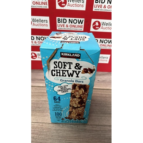 2126 - KIRKLAND SIGNATURE SOFT & CHEWY GRANOLA BARS