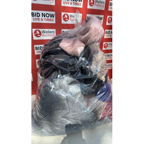 Lot 2207      