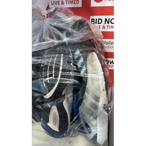 2210 - BAG OF TRAINERS INC ADIDAS