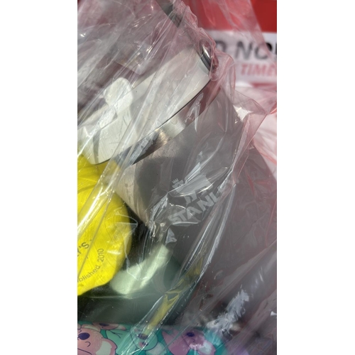 2213 - BAG OF BOTTLES