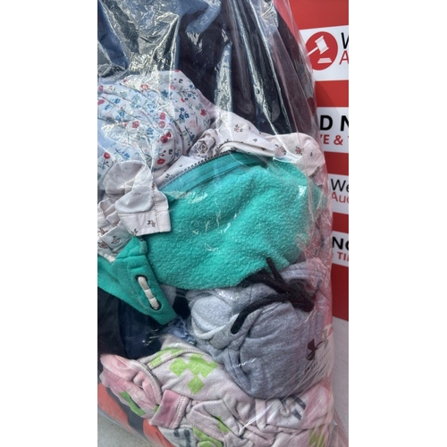 2215 - BAG OF CHILDRENS CLOTHES INC UNDER ARMOR
