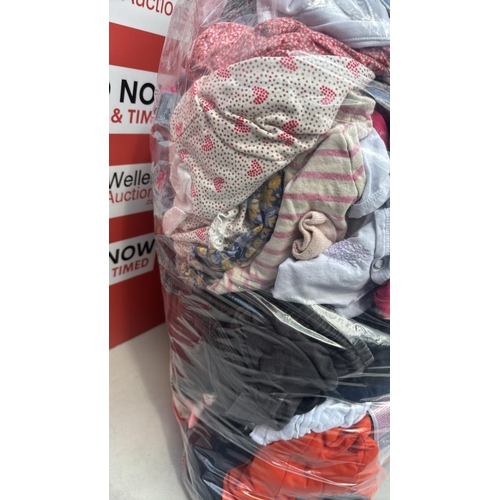 2215 - BAG OF CHILDRENS CLOTHES INC UNDER ARMOR