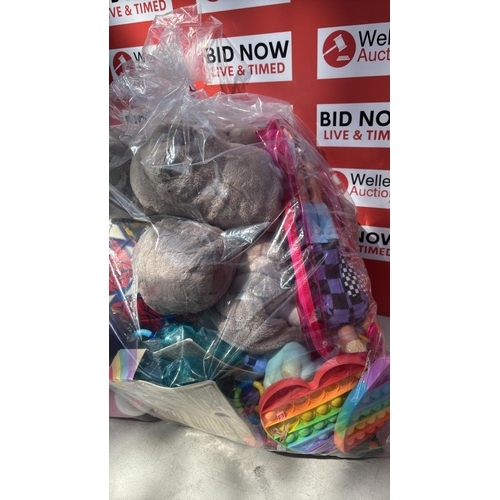 2222 - BAG OF TOYS