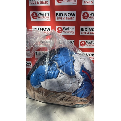 2227 - BAG OF SPORTS WEAR