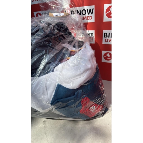 2228 - BAG OF T-SHIRT INC ADIDAS