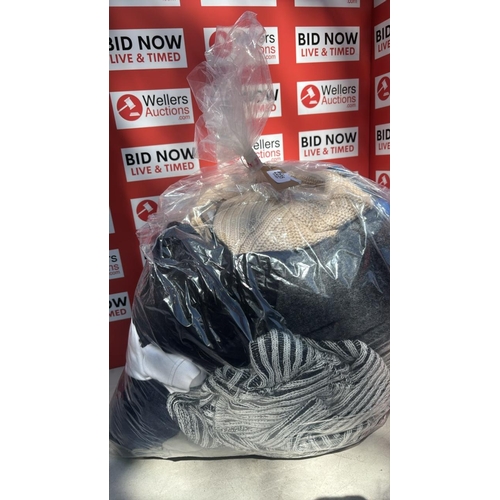 2235 - BAG OF JUMPERS INC ADIDAS