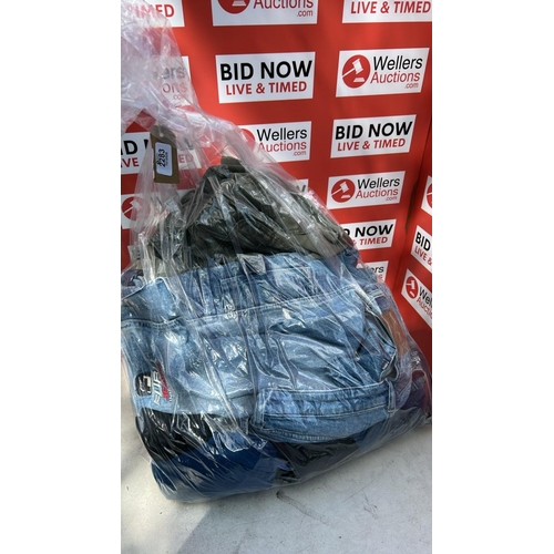 Lot 2283      