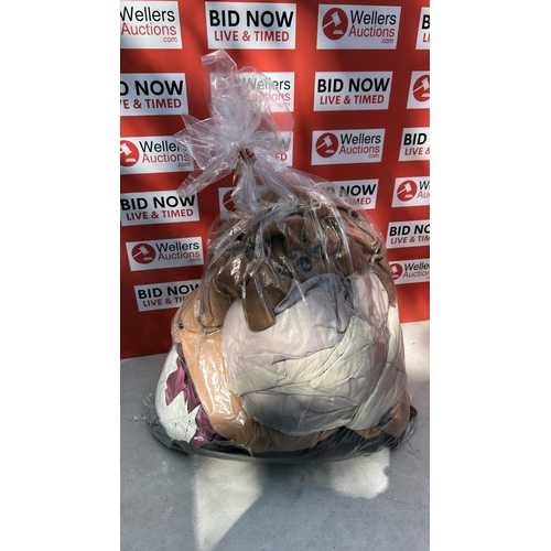 Lot 2293      