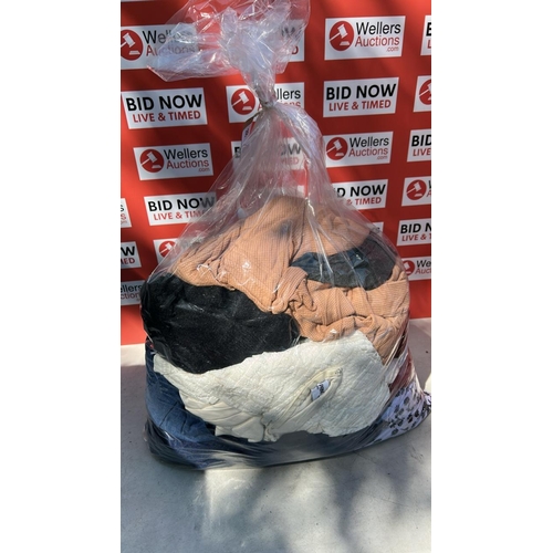 Lot 2304      