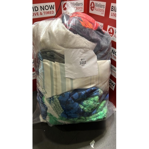 1011 - BAG OF LINENS AND BEDDING