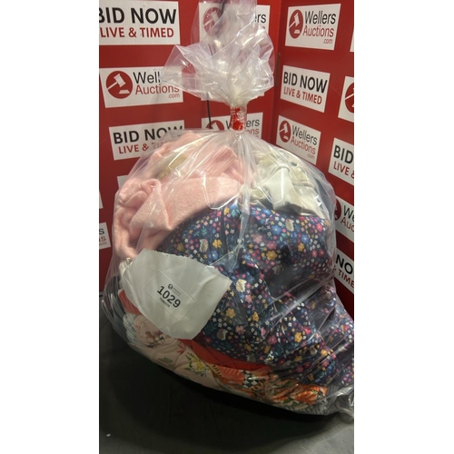 1029 - BAG OF PRE OWNED CHILDRENS CLOTHING INC H&M