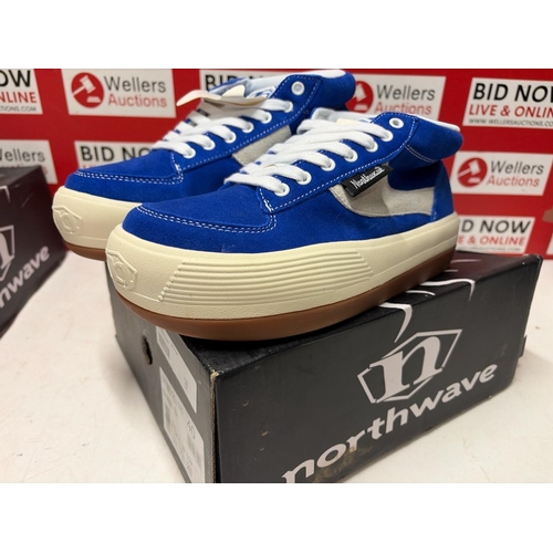 1050 - GENTS NORTHWAVE ESPRESSO CHILLI SUEDE HIGH TOP TRAINER / SIZE 40