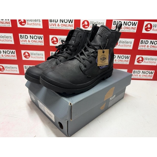 1072 - GENTS NEW PALLADIUM BLACK ZIP BOOTS / UK 11