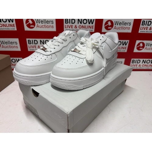 1078 - LADIES NIKE AIR FORCE 1 IN WHITE / UK 6.5