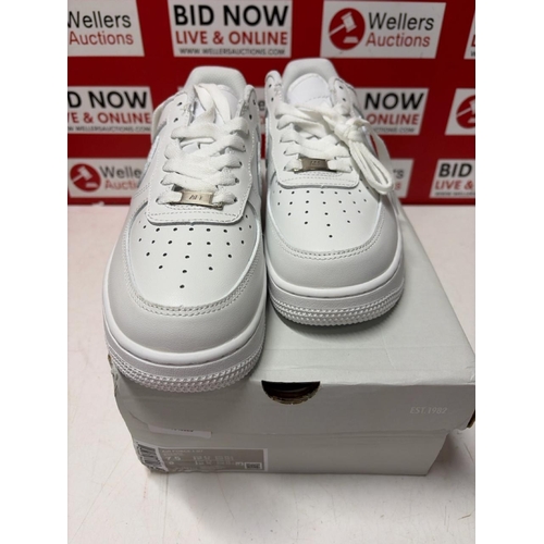 1078 - LADIES NIKE AIR FORCE 1 IN WHITE / UK 6.5