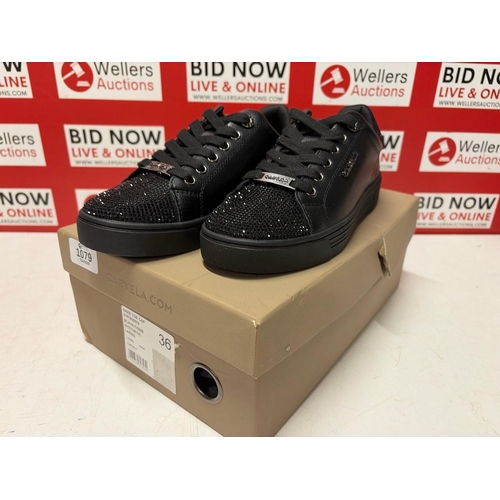 1079 - LADIES NEW CARVELA BLACK TRAINER / SIZE 36