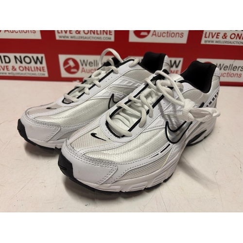 1090 - NIKE INITIATOR TRAINERS / UK 6