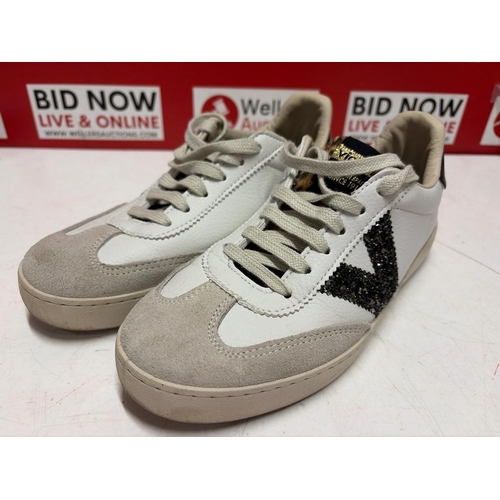 1095 - LADIES PRE OWNED LEOPARD PRINT VICTORIA TRAINER / EUR 37