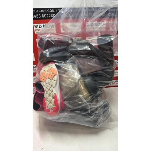 1110 - LADIES PRE OWNED ASSORTED BAG OF SHOES / MIXED SIZES INC NIKE NEW BALANCE