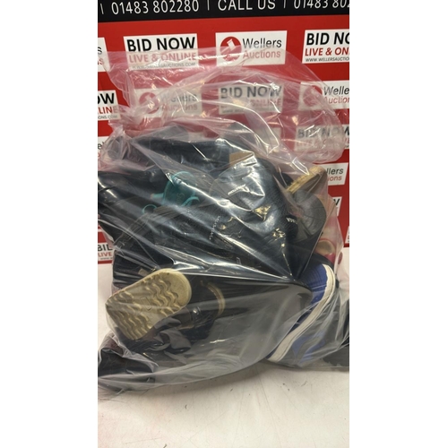 1119 - MIXED BAG OF ASSORTED SHOES / ALL SIZES