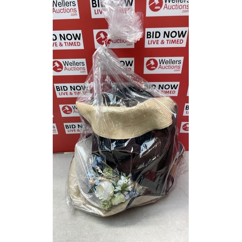 4496 - BAG OF SUMMER HATS