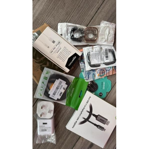 9173 - ELECTICALS SELECTION INCL. ACER USB-C TO DISPLAY PORT CABLE [51]