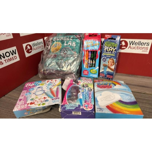 9177 - TOYS SELECTION INCL. BUBBLE LAB, BLO PENS AND MORE [51]