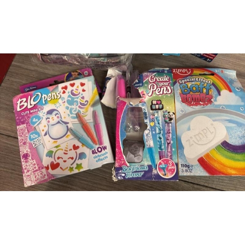 9177 - TOYS SELECTION INCL. BUBBLE LAB, BLO PENS AND MORE [51]