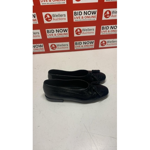 2001 - NEW WHISTLES CILOU TASSEL CROC BALLET PUMPS, UK 3