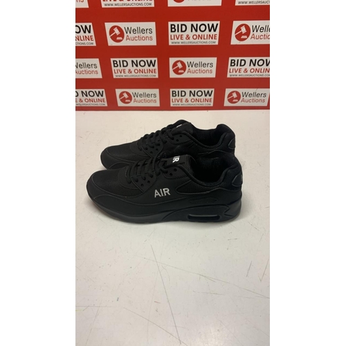 2006 - NEW MARKSMAN AIR GEMINI TRAINERS, UK 9
