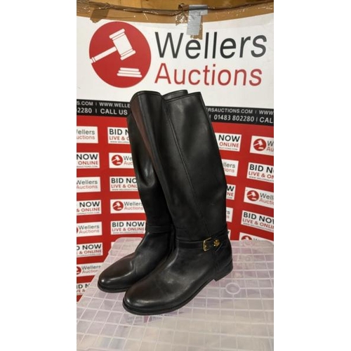 2010 - LADES PRE-OWNED RALPH LAUREN FLAT KNEE HIGH BOOTS / SIZE 5