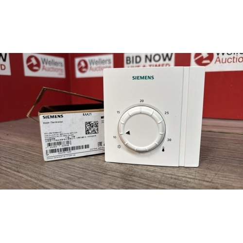 9042 - SIEMENS ROOM THERMOSTAT RAA21 / NEW [51]