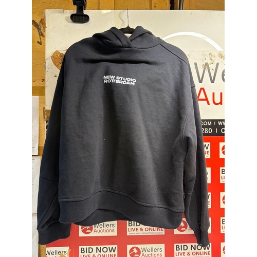 7245 - GENTS NEW PULL & BEAR HOODIE / SIZE S