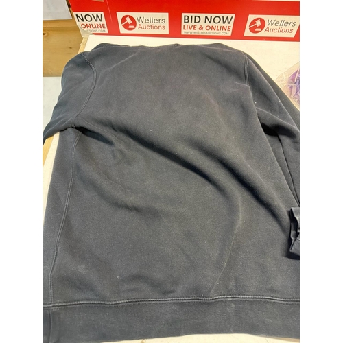 7247 - GENTS PRE-OWNED NIKE HOODED TRACKSUIT / SIZE XS