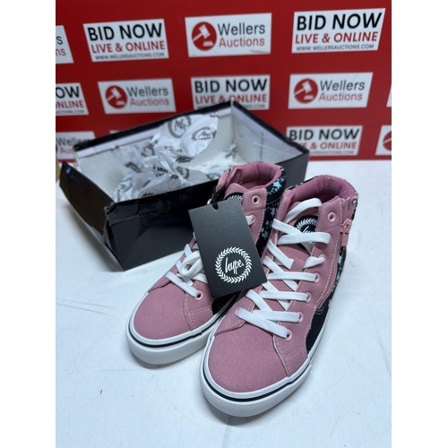 7253 - CHILDRENS NEW HYPE ANKLE BOOT / SIZE 2
