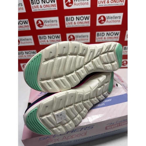 7258 - LADIES NEW SKECHERS FLEX APPEAL FRESH TOUCH / SIZE 7