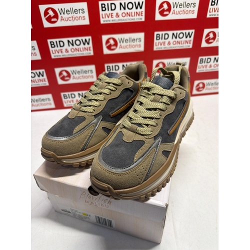 7264 - LADIES NEW BLOWFISH MALIBU TRAINERS / SIZE 6.5