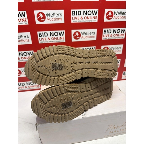 7264 - LADIES NEW BLOWFISH MALIBU TRAINERS / SIZE 6.5