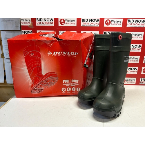 7268 - GENTS NEW DUNLOP THERMO PROTECTIVE WELLINGTON BOOTS / SIZE 9
