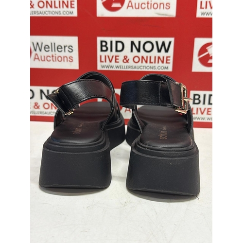 7271 - LADIES NEW SCHUH WEDGE SANDAL / SIZE 5