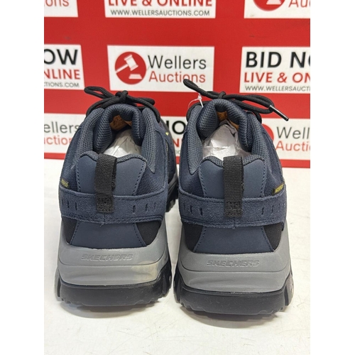 7276 - GENTS NEW SKECHERS PROTECTIVE TRAINERS / SIZE 9