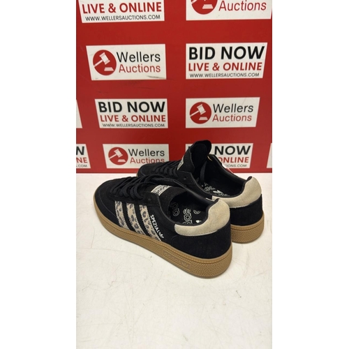 7282 - LADIES NEW ADIDAS HANDBALL SPEZIALE TRAINERS / SIZE 6