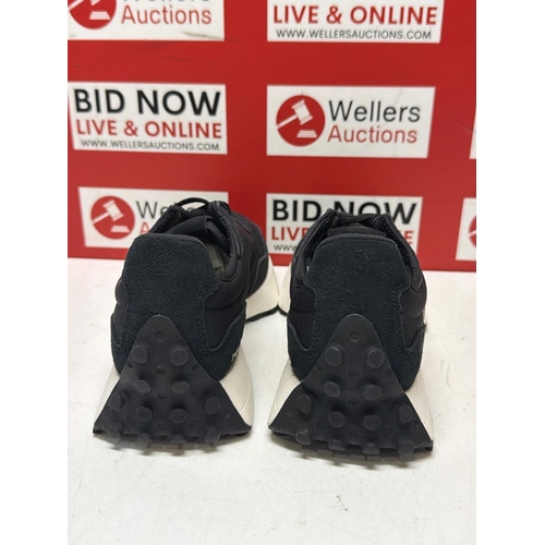 7289 - LADIES NEW NEW BALANCE TRAINERS / SIZE 5.5