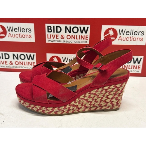 7291 - LADIES NEW NEXT WEDGE SANDAL / SIZE 5