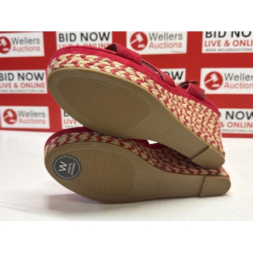 7291 - LADIES NEW NEXT WEDGE SANDAL / SIZE 5