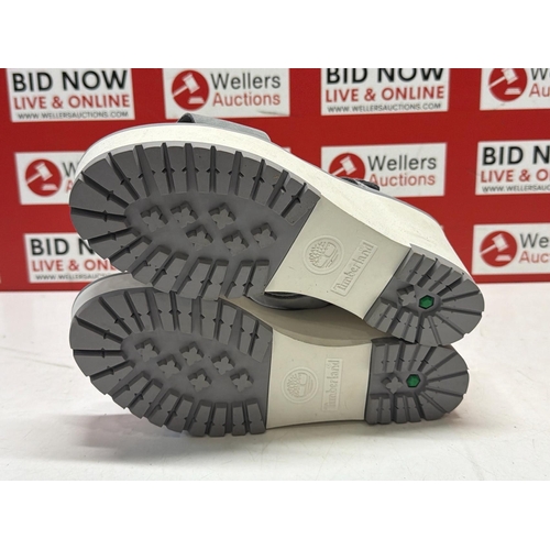 7292 - LADIES NEW TIMBERLAND WEDGE / SIZE 5.5