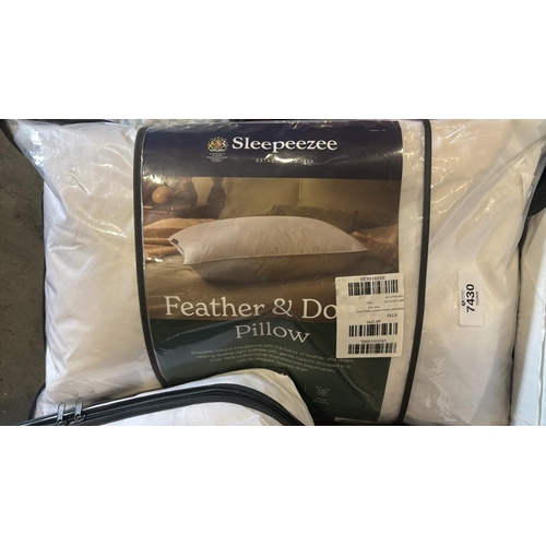 7430 - NEW SLEEPEEZEE FEATHER AND DOWN PILLOW