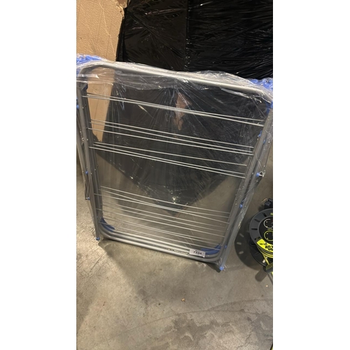 7434 - NEW CLOTHES AIRER